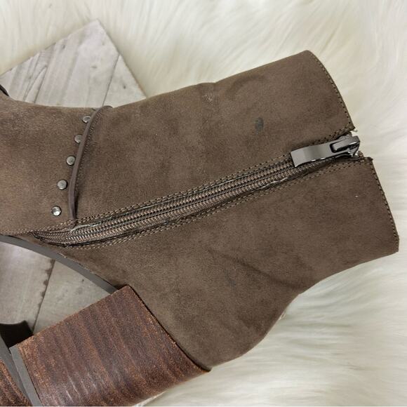 Report Studded Pointed Toe Stacked Heel Booties Size 9 - Picture 9 of 12